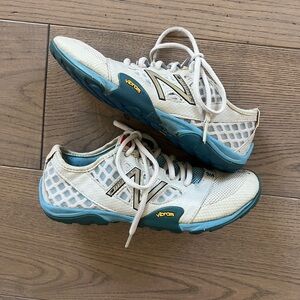 New Balance Minimus White and Light Blue Women's Athletic Running Shoes